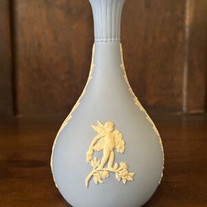 Wedgwood Jasperware Blue Ceramic Vase Cherub Leaf Design Decorative Neoclassical